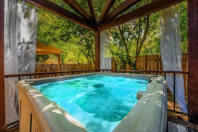 Kay Street Bungalow - Hot Tub Fire Place & Close to Main